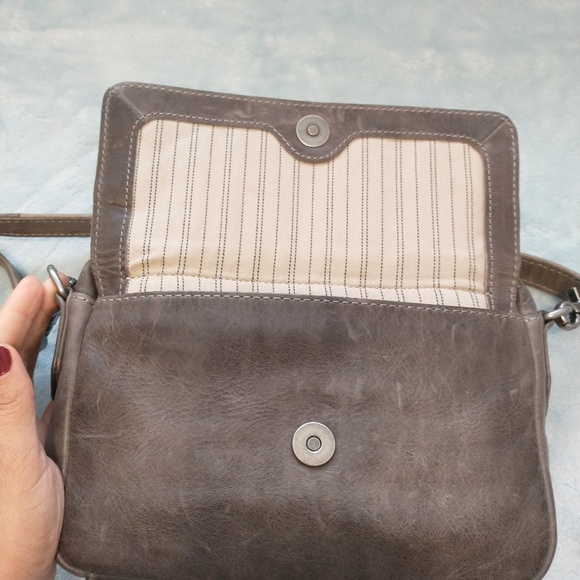 Frye Melissa Camera Crossbody bag. Ice (Gray). - Picture 3 of 12